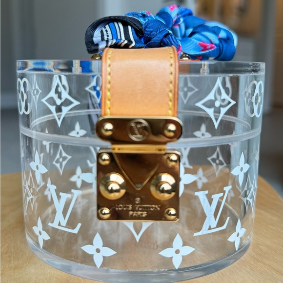 Vintage  Louis Vuitton vanity clear acrylic round box with free LV scarf - Picture 4 of 8